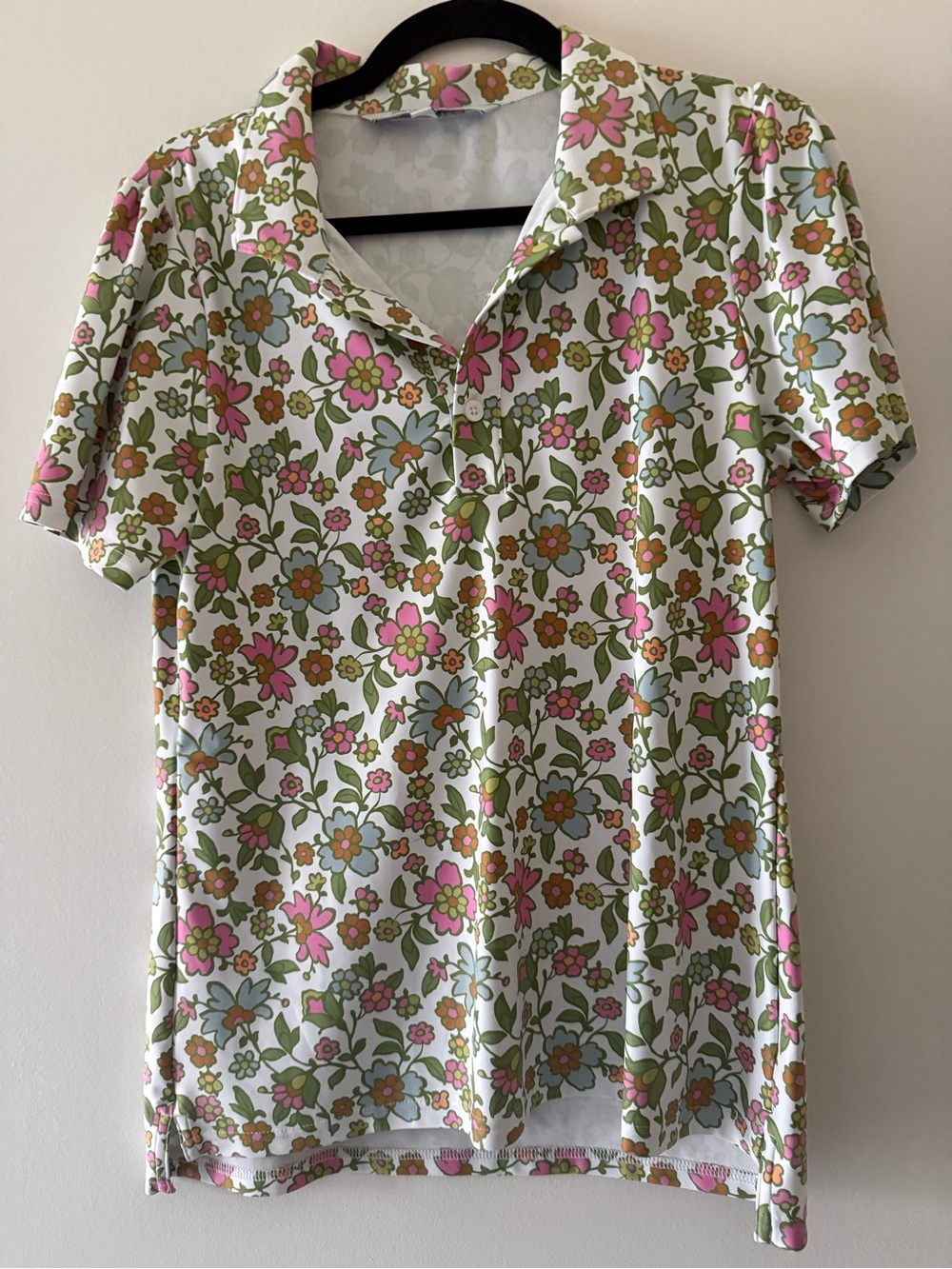 Smith and Quinn Polo in Dandelion Haze pattern, size Large